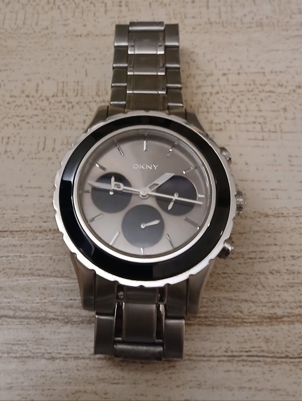 DKNY Silver Steel Vintage Chronograph Mens Watch - Picture 3 of 7